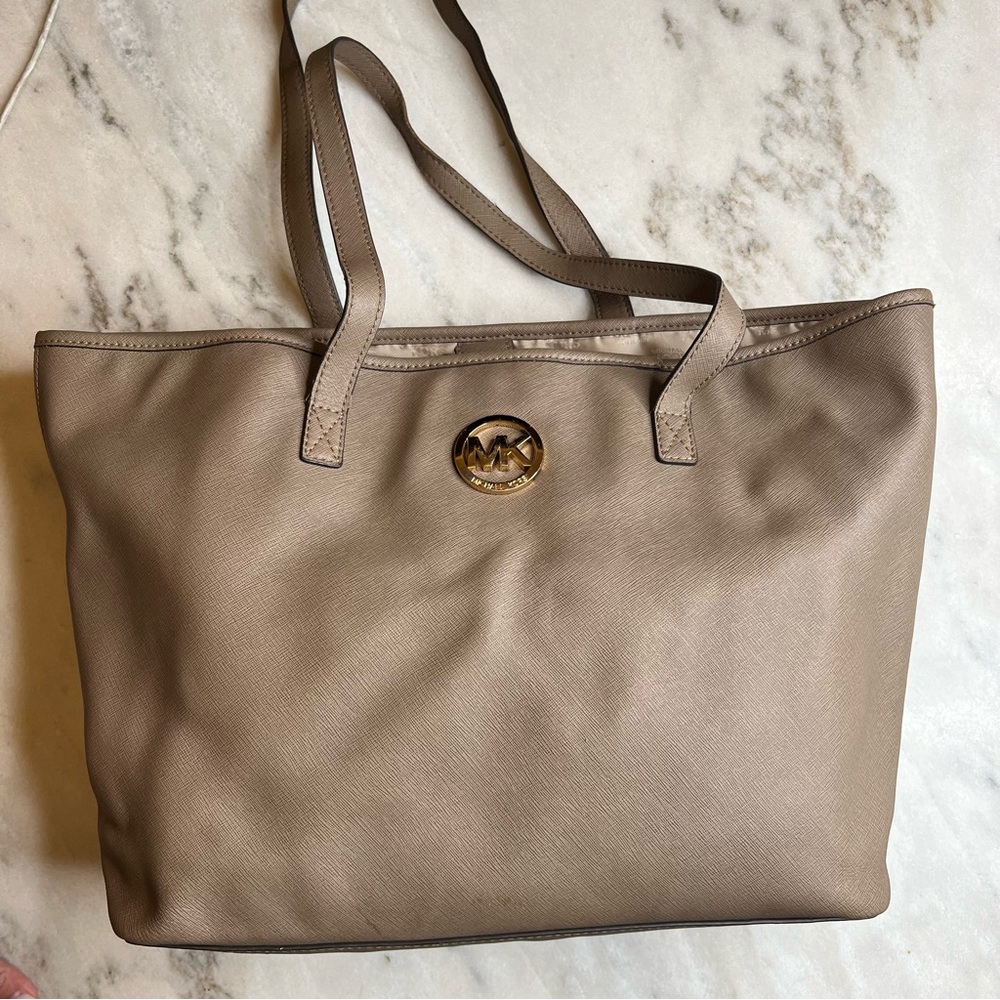 Michael Kors Jet Set Travel Luggage Tote Taupe